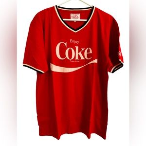 RED JACKET COCA COLA T-Shirt. NWT. Size: XL